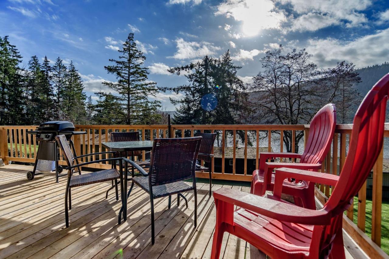 Green Acres Lakeside Resort Salt Spring Island Ганг Экстерьер фото