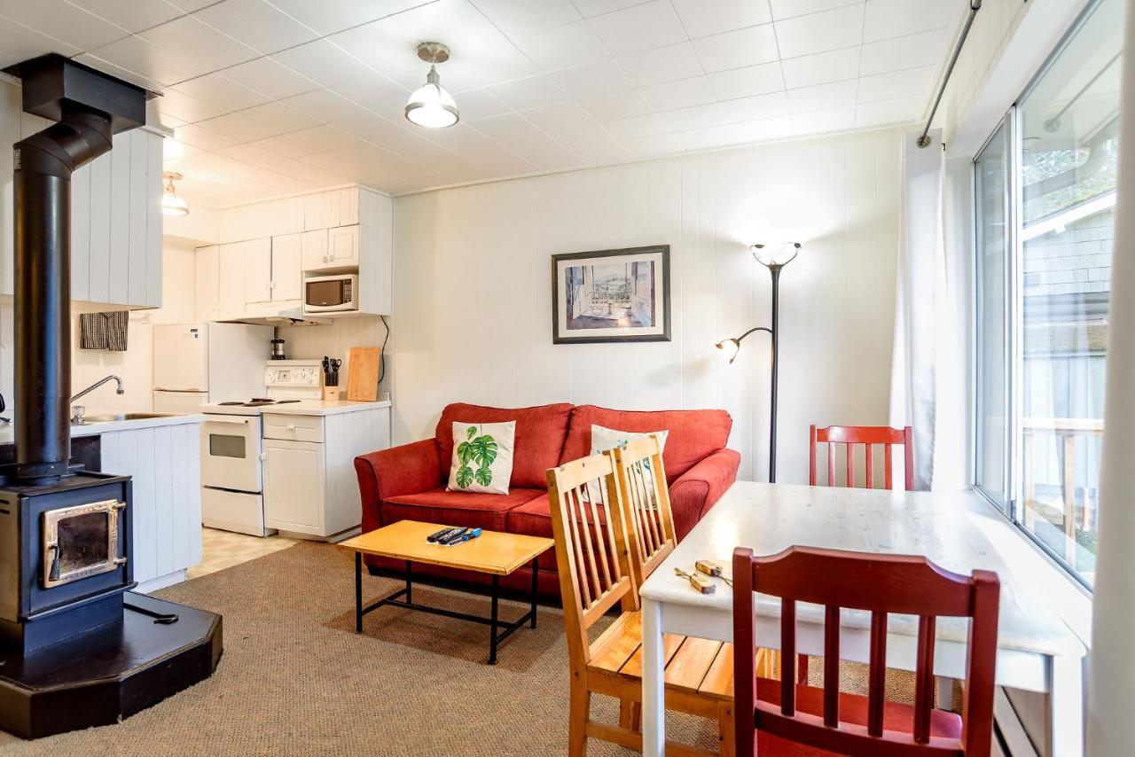 Green Acres Lakeside Resort Salt Spring Island Ганг Экстерьер фото